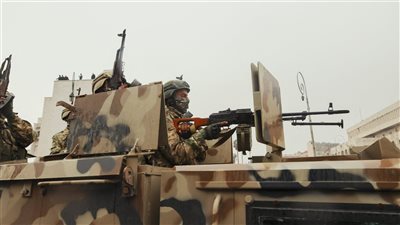 القصة الكاملة لأحداث حلب.. اشتباكات عنيفة وسقوط قتلى وجرحى.. اتهامات متبادلة بين الجيش السوري وقوات قسد.. مخاوف من اتساع رقعة الاشتباكات داخل الأحياء السكنية.. ودعوات محلية لحماية المدنيين