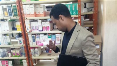 ضبط 38 صنفا مخالفا، أدوية مهربة ومجهولة المصدر ومنتهية الصلاحية في صيدليات أسوان 