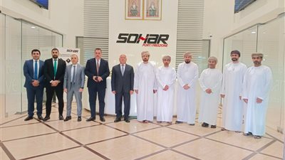 كامل الوزير يزور ميناء صحار والمنطقة الحرة خلال مشاركته بمنتدى الأعمال المصري العماني
