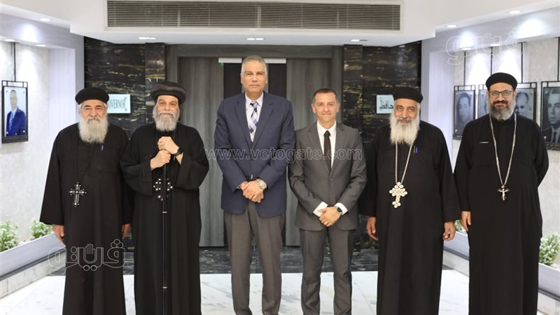 محافظ اسوان يلتقى