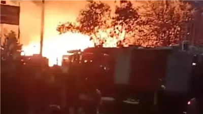 إخلاء المنازل المتأثرة بحريق مخزن أخشاب المرج وتشكيل لجنة هندسية للمعاينة