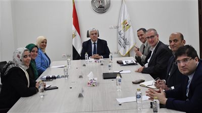 وزير التعليم العالي يناقش مع خبير ألماني مشروع جامعة النقل الدولية 