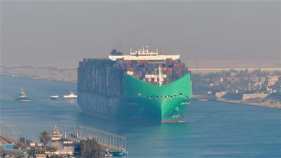قناة السويس تشهد عبور سفينة الحاويات العملاقة CMA CGM JACQUES SAADE 