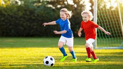 تعرفي على أسس التغذية السليمة للأطفال الرياضيين 