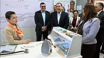 رئيس الوزراء يزور مدرسة أسكر الابتدائية بالجيزة (صور) 