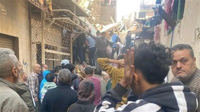 أهالي إمبابة يطالبون بسرعة رفع أنقاض العقار المنهار: منازل المنطقة معرضة للسقوط في أي لحظة (فيديو) 