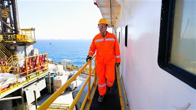 وزير البترول يتفقد أعمال حفر أول بئر ببرنامج إيني الإيطالية بخليج السويس وسيناء