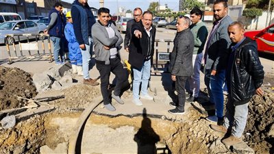 رئيس مياه الغربية يتابع إصلاح عطل خط رئيسي بالمحلة