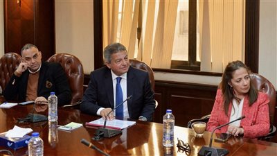 رئيس الأعلى للإعلام يشارك في مناقشة التوصيات النهائية للجنة تطوير الصحافة الورقية والرقمية