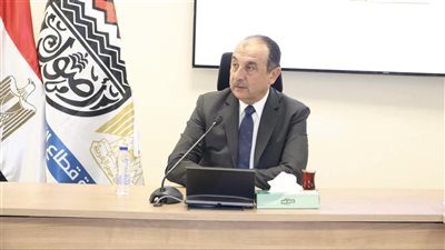 وزير قطاع الأعمال يتابع مستجدات المشروع القومي لتطوير صناعة الغزل والنسيج