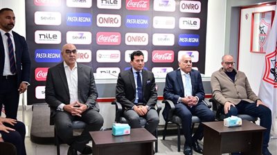 أشرف صبحي يصل مقر الزمالك لعقد اجتماع مع مجلس الإدارة برئاسة حسين لبيب