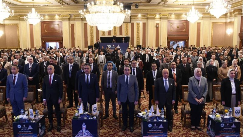 وزير التموين في مؤتمر
