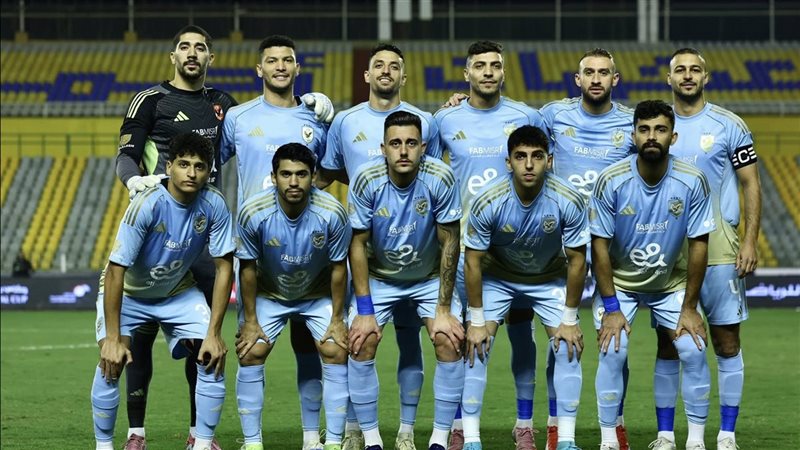 فريق الكرة بالأهلي