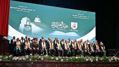 في احتفالها بعيد العلم، جامعة القاهرة تكرم قادة التعليم من أبنائها المتميزين