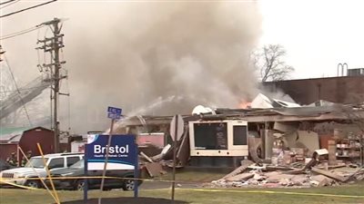 قتلى في انفجار بدار رعاية للمسنين بولاية بنسلفانيا والنيران تحاصر المقيمين (فيديو)