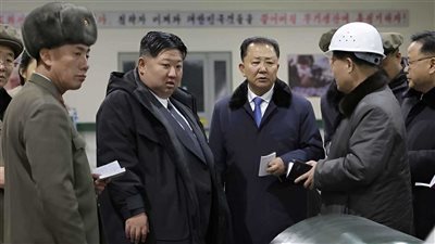 زعيم كوريا الشمالية يشرف على تجربة إطلاق صاروخ 
