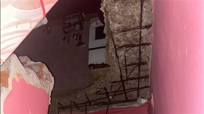 المباحث تستمع لأقوال شهود العيان لكشف ملابسات انهيار جزئي لعقار الزاوية الحمراء