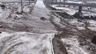 سيول وفيضانات تجتاح جنوب كاليفورنيا والسلطات تحذر (فيديو) 