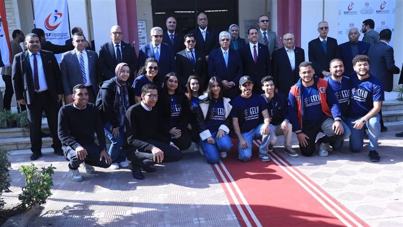 تكريم طلاب الجامعات