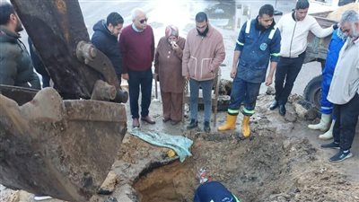 بعد انفجاره، إصلاح خط مياه 12 بوصة في المشاية بالمنصورة (صور)