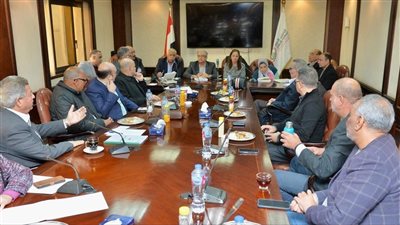 رئيس الأعلى للإعلام يشارك في اجتماعات لجنتي التطوير وصياغة التوصيات