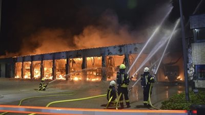 انفجار يتسبب في اندلاع حريق بمنشأة صناعية غرب ألمانيا