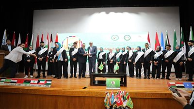 10 منح دراسية لأبناء محافظة أسوان من جامعة العبور للعلوم والتكنولوجيا