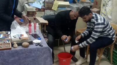 إعدام دواجن ومستحضرات تجميل منتهية الصلاحية بالوادي الجديد (صور)