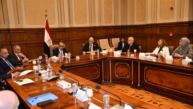 وزير الخارجية باجتماع