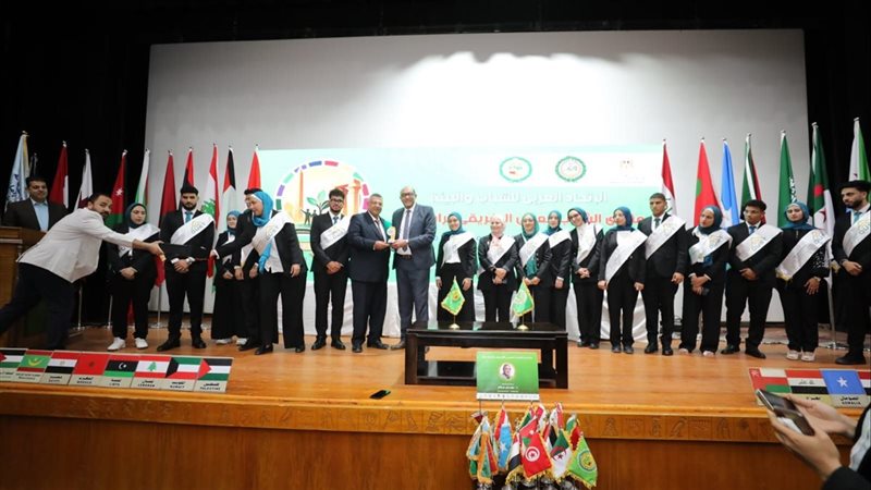 منح دراسية لأبناء