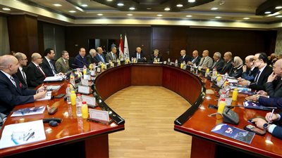 كامل الوزير: موانئ مصر البحرية استقبلت 464 سفينة بأحجام 800 ألف حاوية