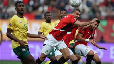 بـ 10 لاعبين، منتخب مصر يفوز علي جنوب إفريقيا ويتأهل لدور الـ16 في أمم إفريقيا (فيديو وصور)