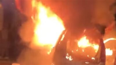 النيران تلتهم سيارة على الطريق الزراعي السريع بالبحيرة 