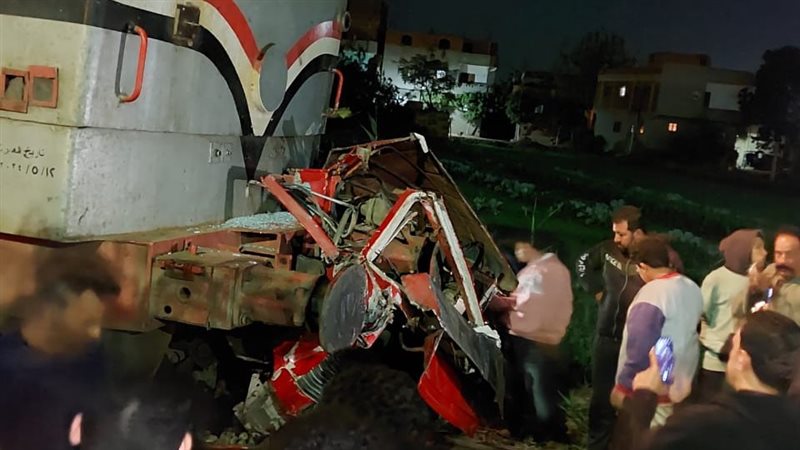 حادث دهس قطار لميكروباص
