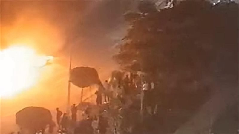 احتراق سيارة بشارع