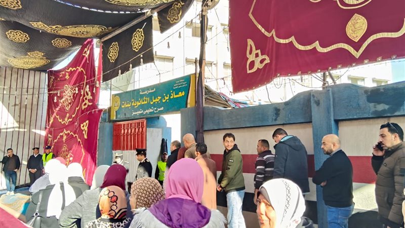 إقبال نسائي بدمنهور
