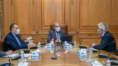 وزير الدولة للإنتاج الحربى يبحث تعزيز التعاون المشترك مع رئيس شركة IPIC 