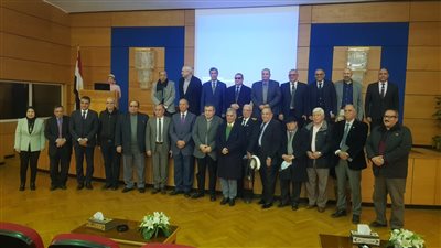 اقتصادية قناة السويس تستقبل وفد الصالون البحري المصري...صور