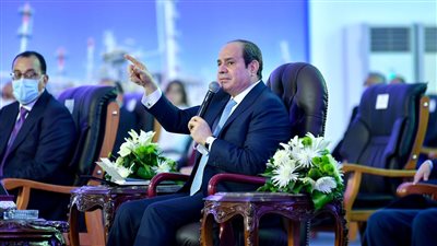 السيسي: كل اللى معاه قرشين يجيب حتة أرض ويبني وخلاص.. حجم المسكون من الموجود مش كتير