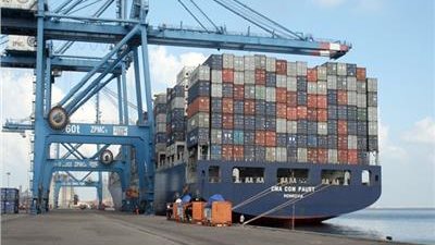 تداول ٢٢٧٨ طن بضائع بموانئ البحر الأحمر