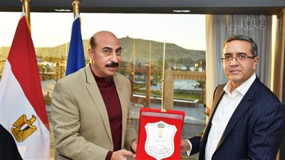 محافظ أسوان يلتقي السفير الهندي في مصر |صور