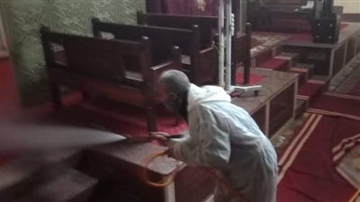 استمرار تعقيم وتطهير الكنائس في الإسكندرية استعداد للاحتفال بعيد الميلاد المجيد | صور