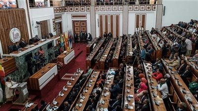 استبعاد قادة 