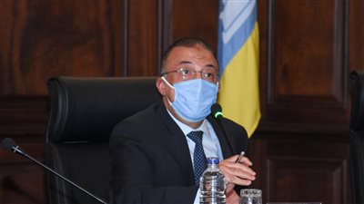 محافظ الإسكندرية لرؤساء الأحياء: استمرار تكثيف حملات تطبيق الإجراءات الاحترازية