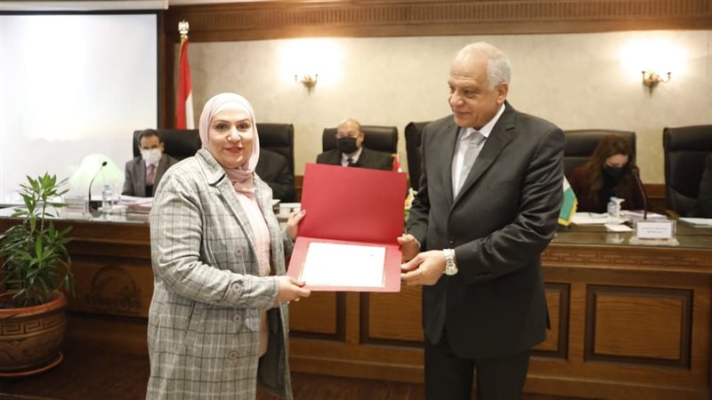 محافظ الجيزة يكرم