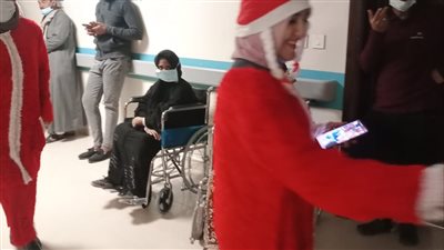 وفد جامعة الأقصر يزور مستشفى لعلاج الأورام l صور