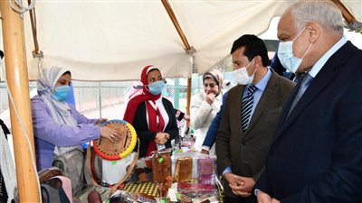 وزير الرياضة ومحافظ الجيزة يفتتحان ملتقى توظيف الشباب بنادي التوفيقية للتنس