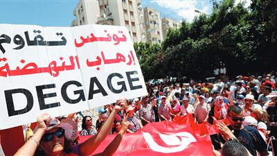 لماذا تتزايد دعوات عزل التيارات الدينية في المنطقة ؟