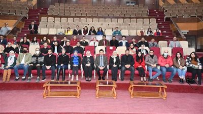 أشرف صبحي يكرم متطوعي “الشباب والرياضة” المشاركين في معرض إيديكس الدولي