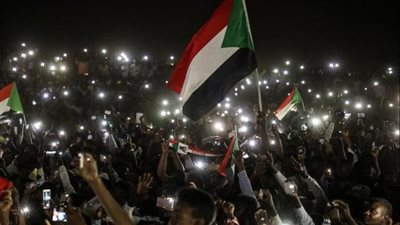 فرنسا تدعو المؤسسات الانتقالية في السودان لاحترام الانتقال الديموقراطي